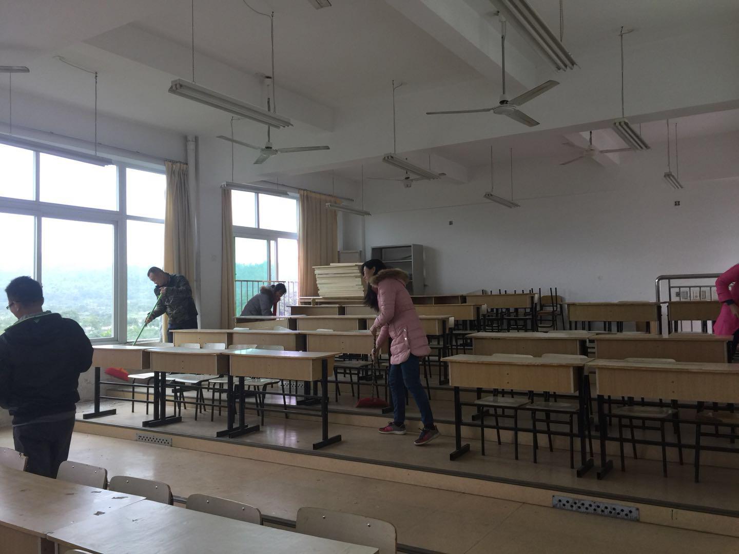 【航院党建】航空学院教工党员志愿活动维护校园整洁