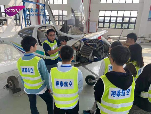 航空学院走访就业企业并组织学生开展专业综合实训