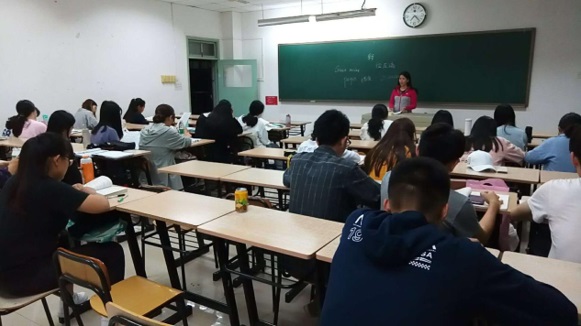 【航院团学】航空学院开展“三走”之学生英语读书