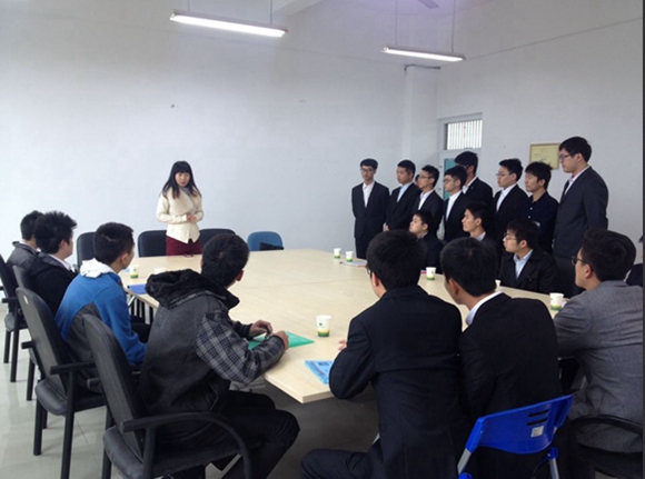 德国汉莎深圳分公司在航空学院召开专场招聘会