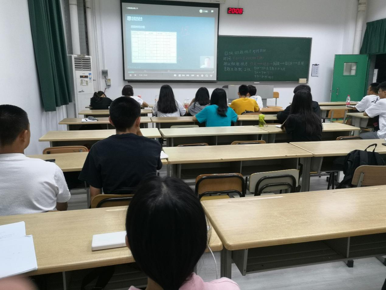 航空学院“四级备战记”火热开展中