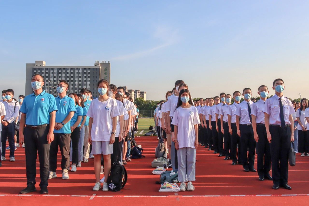 请党放心，强国有我｜航空学院师生参加升旗仪式