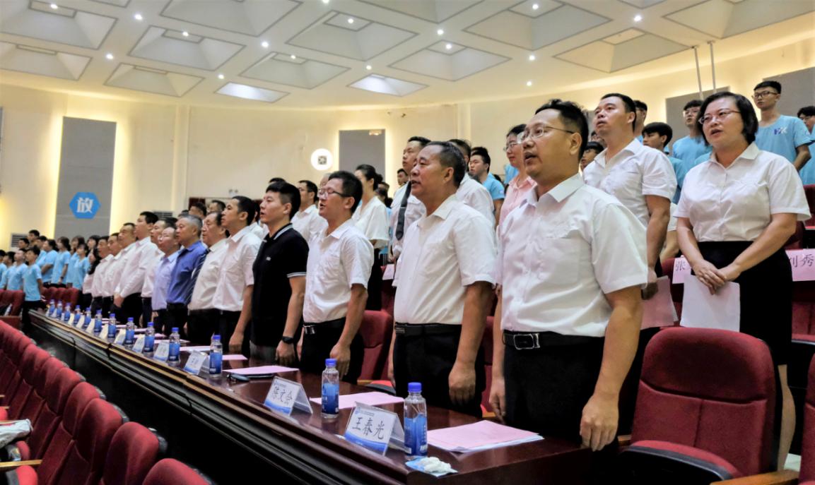 不负韶华，志在蓝天——航空学院举办2019级新生开学典礼
