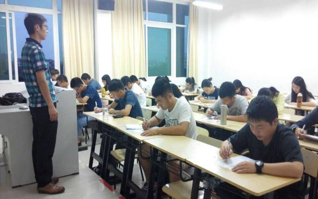 航空学院举办党的理论知识培训班选拔考试