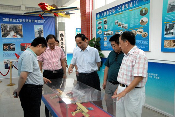 河南经贸职业学院来访航空学院