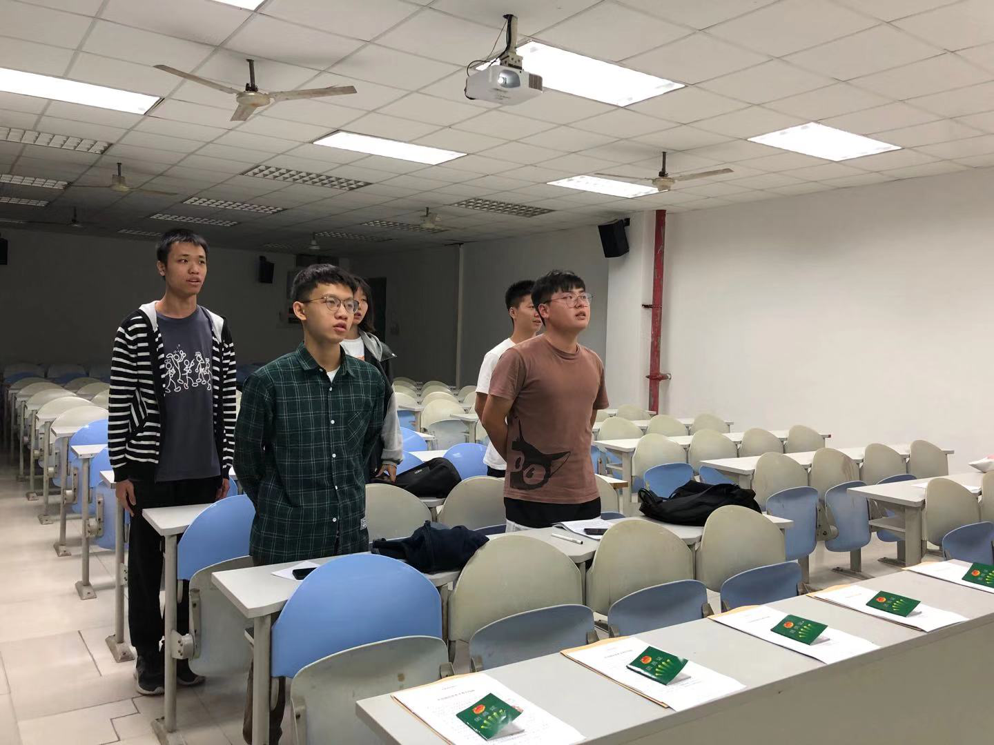 航空学院举行第九期团员发展入团仪式