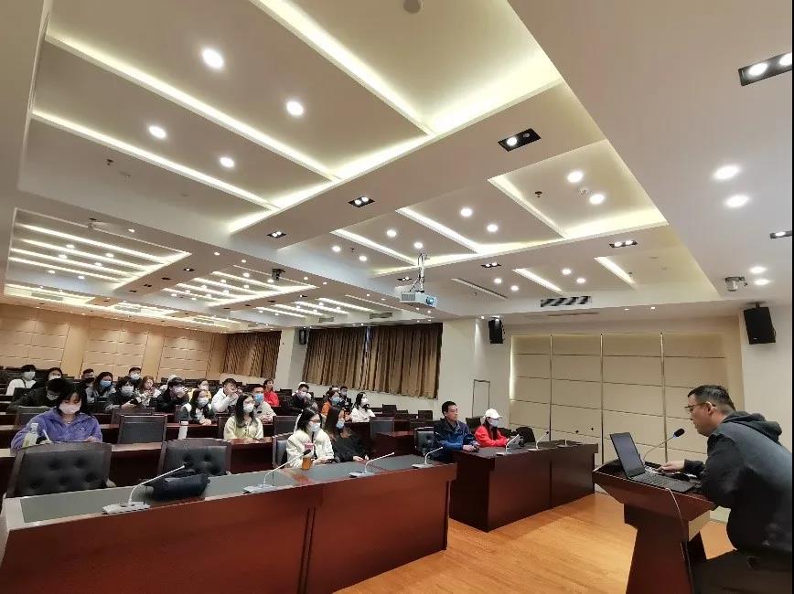 航空学院交通运输专业学生前往珠海莲洲通用机场参观学习