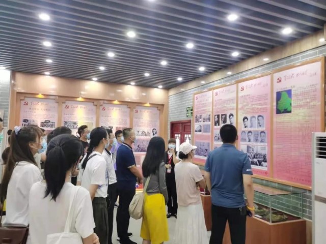 航空学院党总支师生党员参观红色基地，回顾奋斗历程