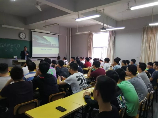 【航院就业】航空学院学生参加广州飞机维修工程有限公司招聘宣讲会