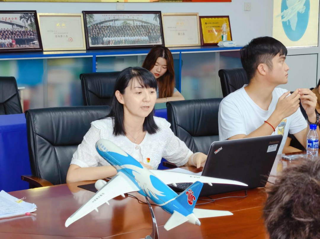 航空学院学生第二党支部开展支部书记讲党课主题党日活动