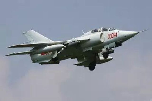 强-5攻击机“强势着陆”北理珠航空学院