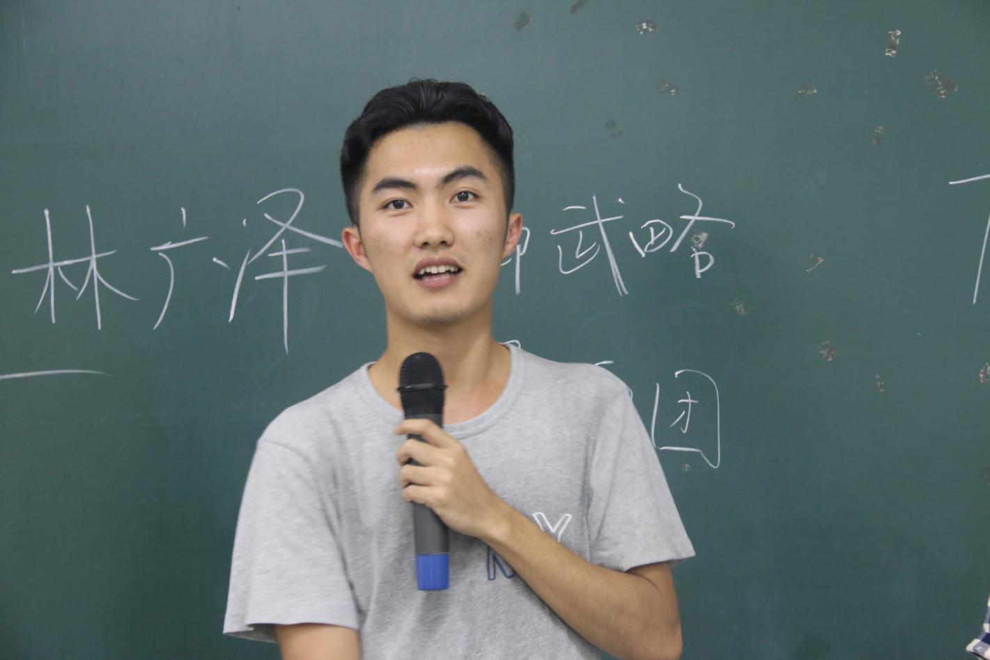 【航院新闻】当年解惑听老生，今年答疑助新人