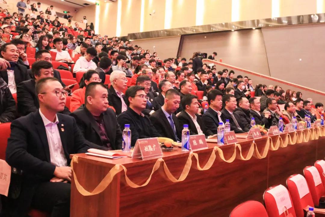 奋襟长空，再携新元—航空学院举办学生表彰大会